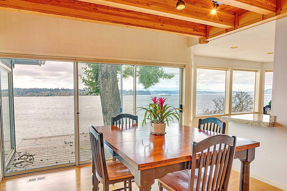 Four Stone Beach House