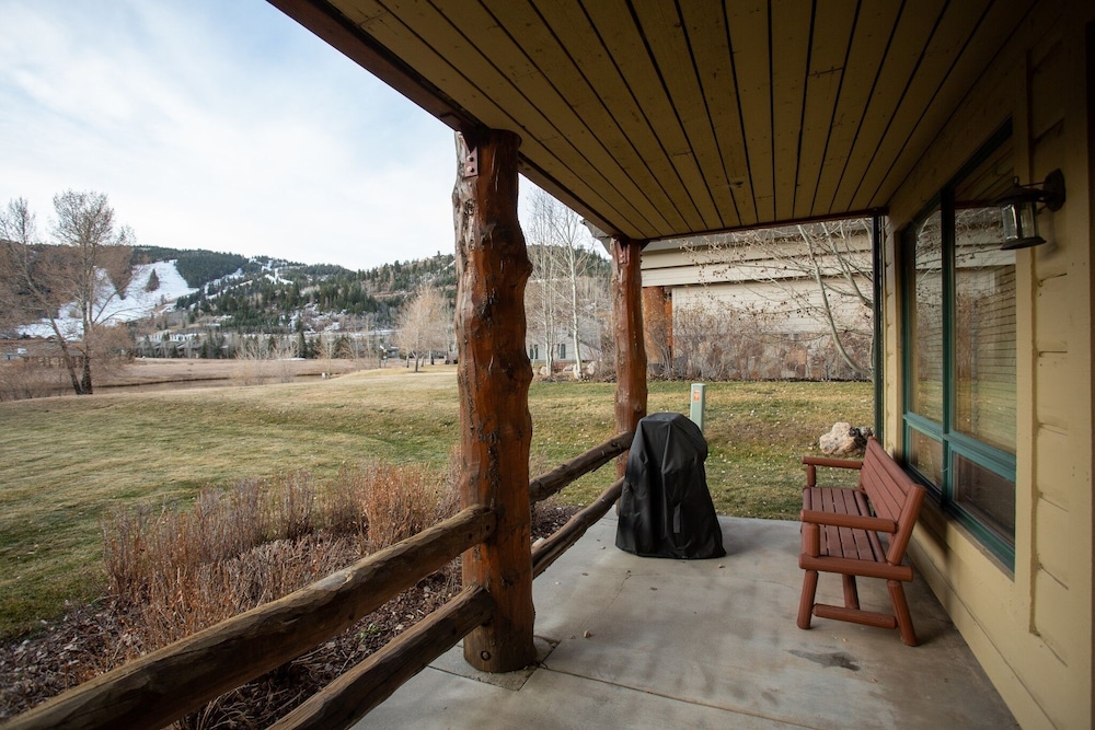 Bristlecone at Deer Valley Resort - Three Bedroom Condo with Hot Tub #101 3 Condo