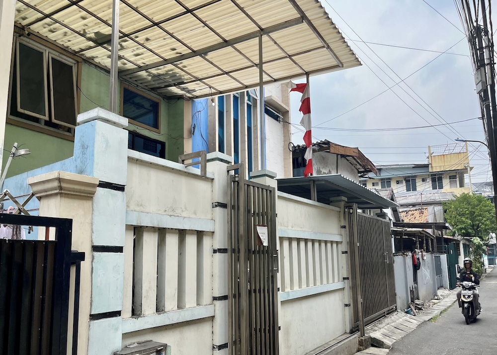 Rb Residence Grogol