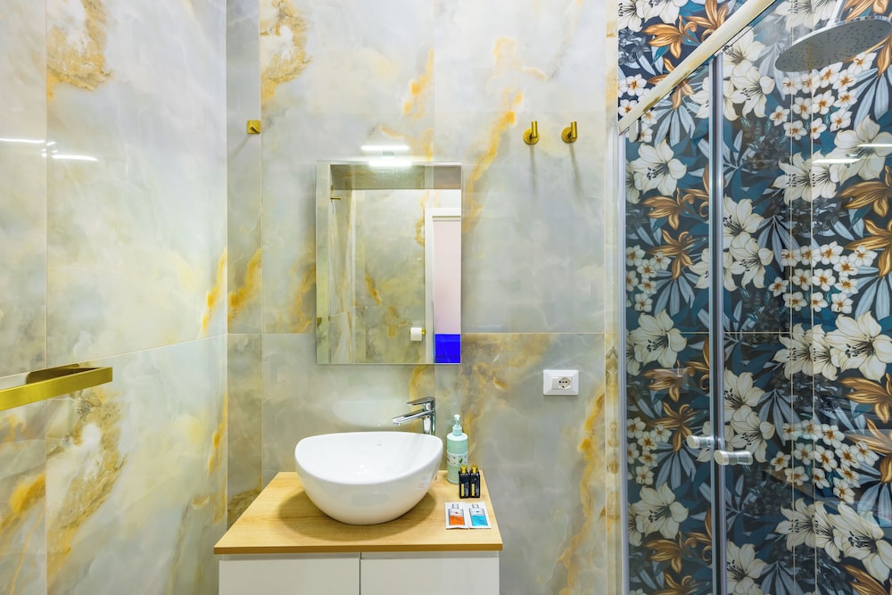 Essentia Home