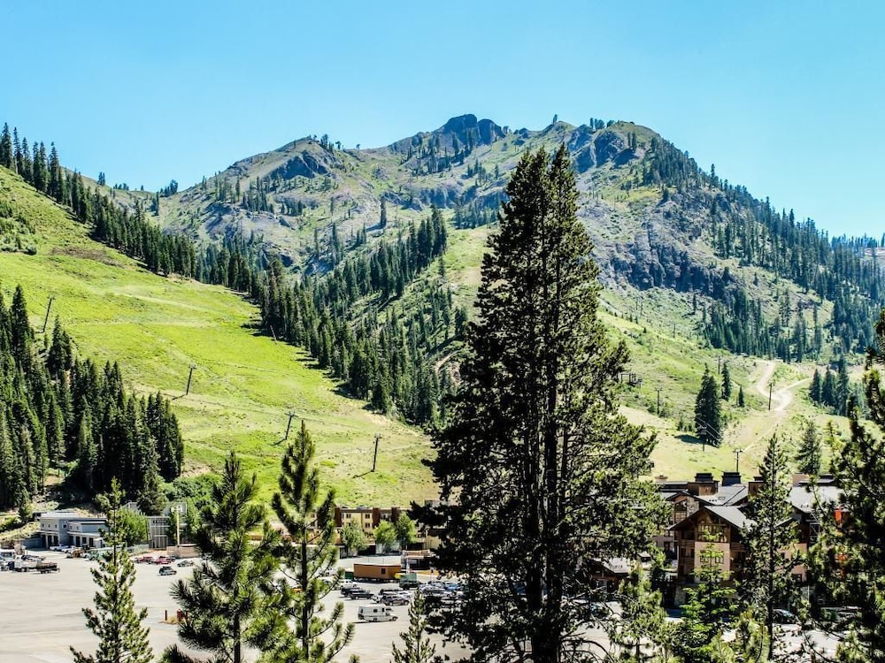 Lake Tahoe Vacations - Resort at Squaw Creek 345 and 347 - Property Image 10