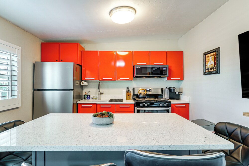 Couples Retreat w/ Grill Near El Paso Zoo! view 4