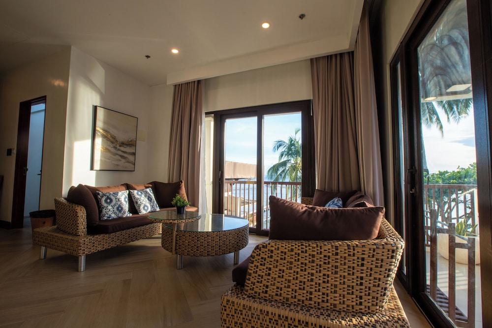 Alima ARQ Beach Resort