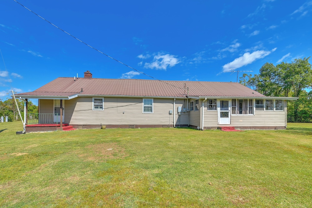 Hike & Fish: Rustic, Timeless Mckee Home w/ Yard