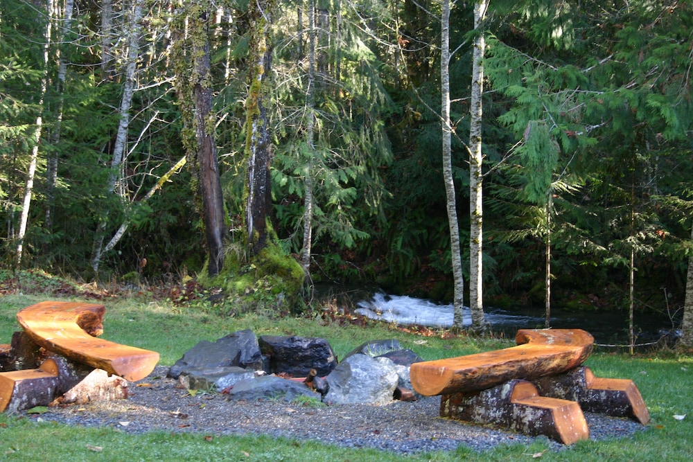 Copper Creek Inn at Mt Rainier