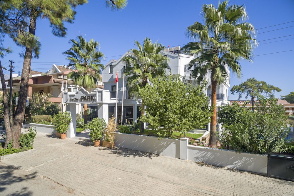 Hotel Forest Park Hotel - Image 1