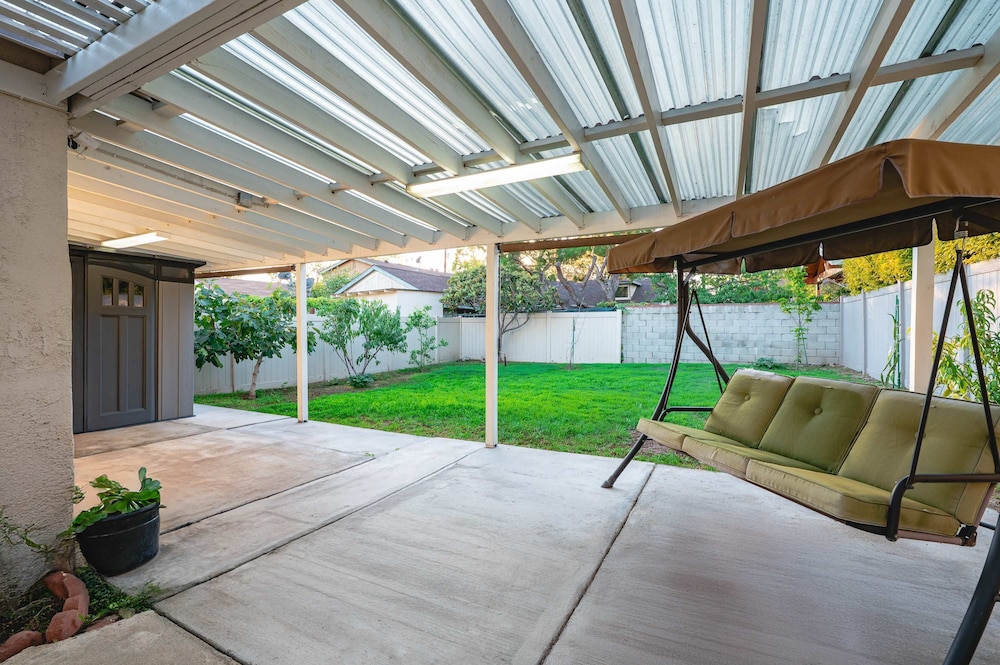 Cozy Pasadena Home Steps From Rose Bowl w Parking