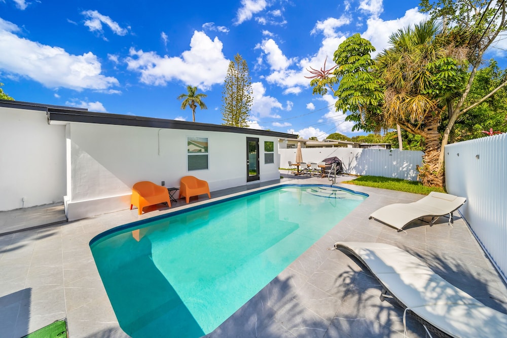 Ultimate Vacation Retreat with a Pool view 3