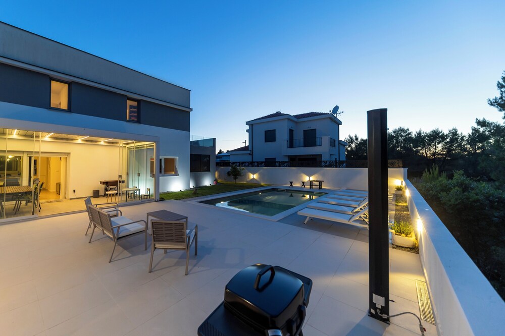 Alba Family Home