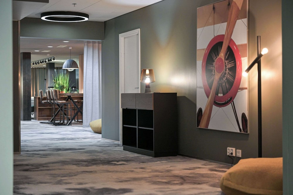 Vantaa Vacations - Comfort Hotel Xpress Helsinki Airport Terminal - Property Image 4