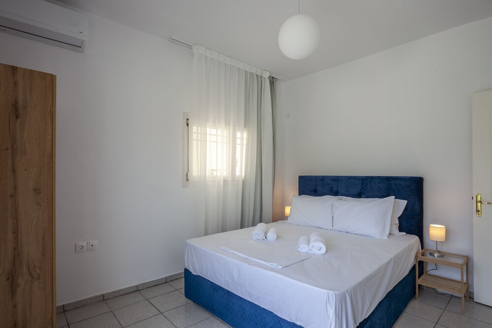 Aris Luxury Apartments photo 3