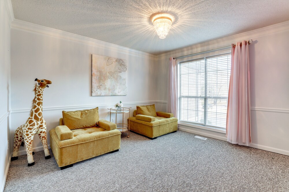 Family-friendly Stockbridge Home By Amphitheater! view 4