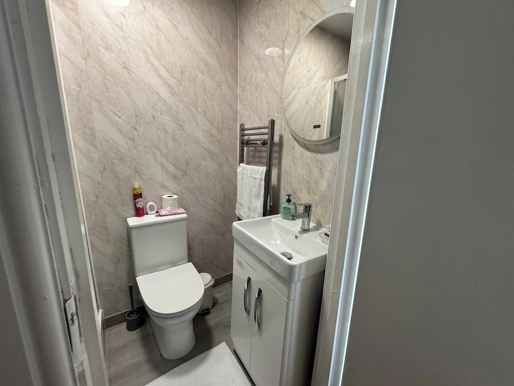 Cosy Croydon Apartment With 2 Bedrooms