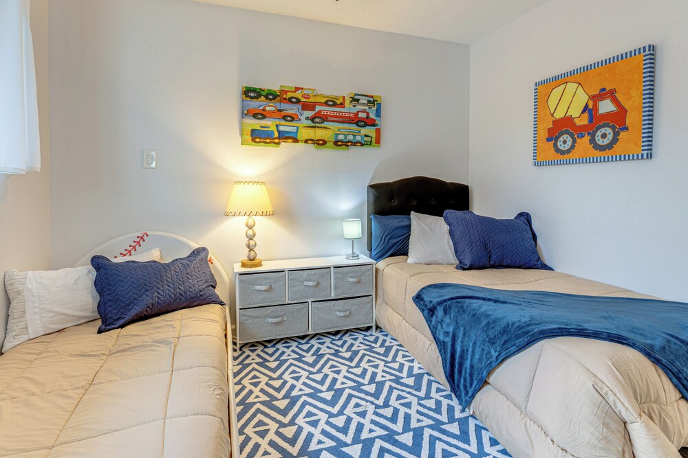 Families Welcome! Recently Renovated Home in Katy