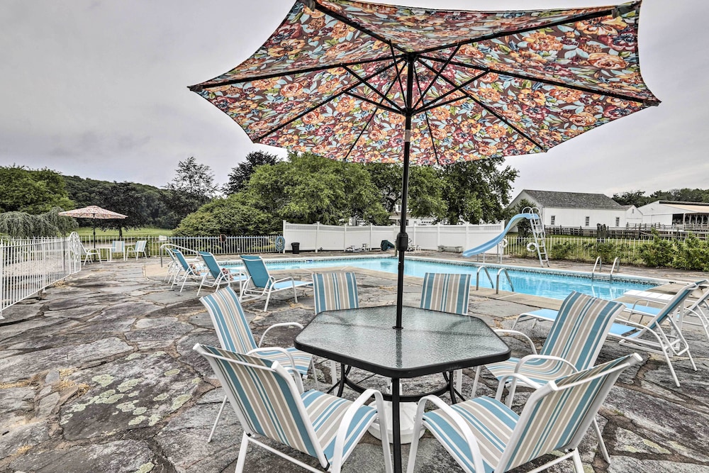 Charming Farmhouse w/ Pool & Fishing Pond! view 3