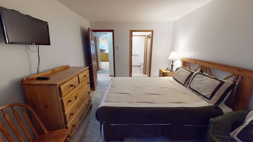 Stoney Creek Lagoon - Whistler Premier - Image 5