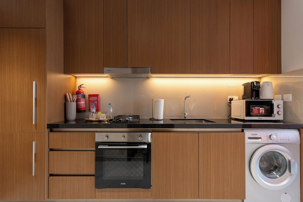Luxury Studio with Pool - Azizi Vista