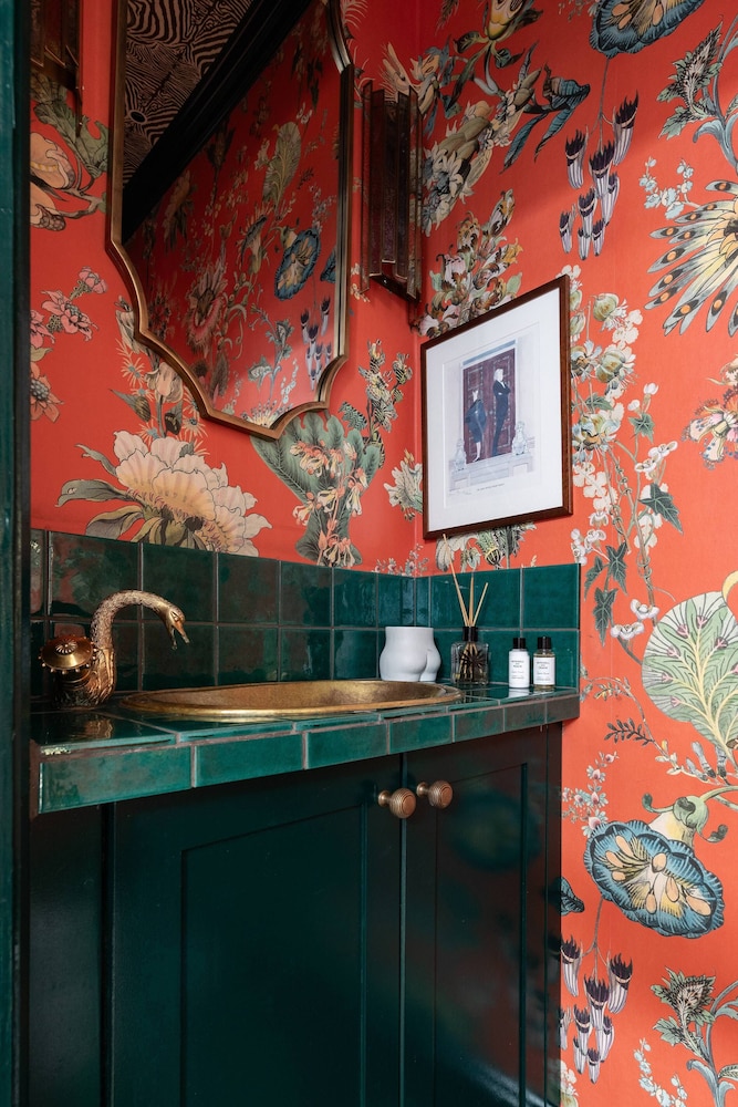 Westover Road III by Onefinestay