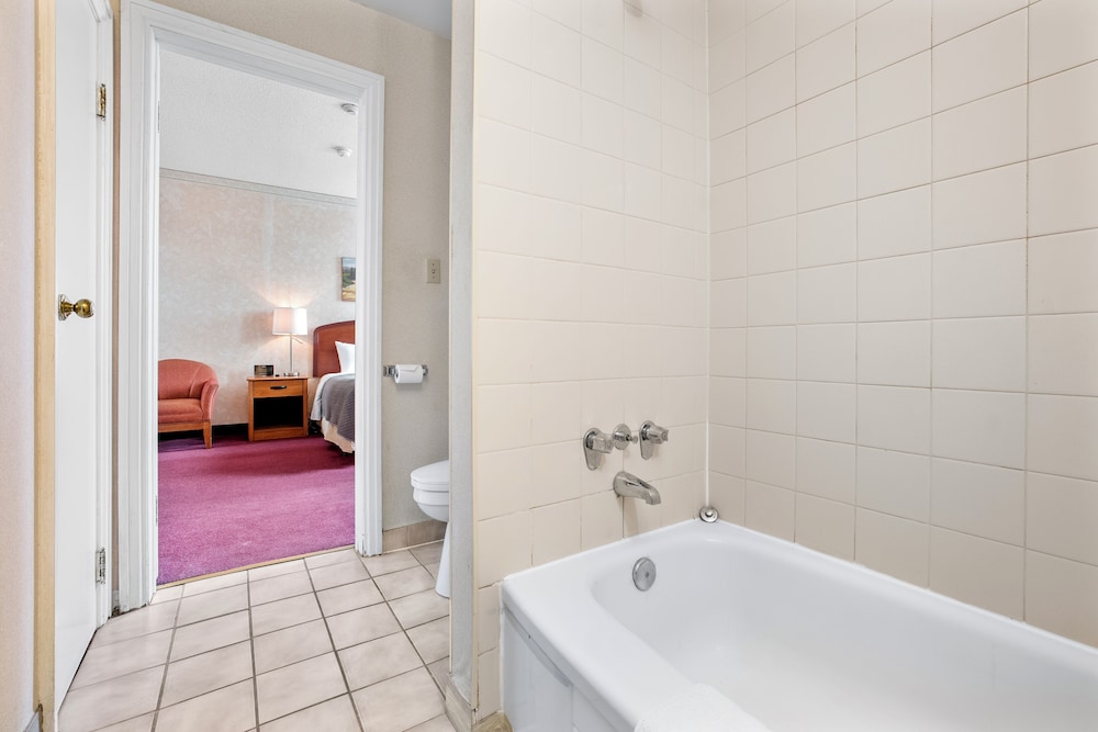 Guelph Vacations - Royal Inn and Suites at Guelph - Property Image 48