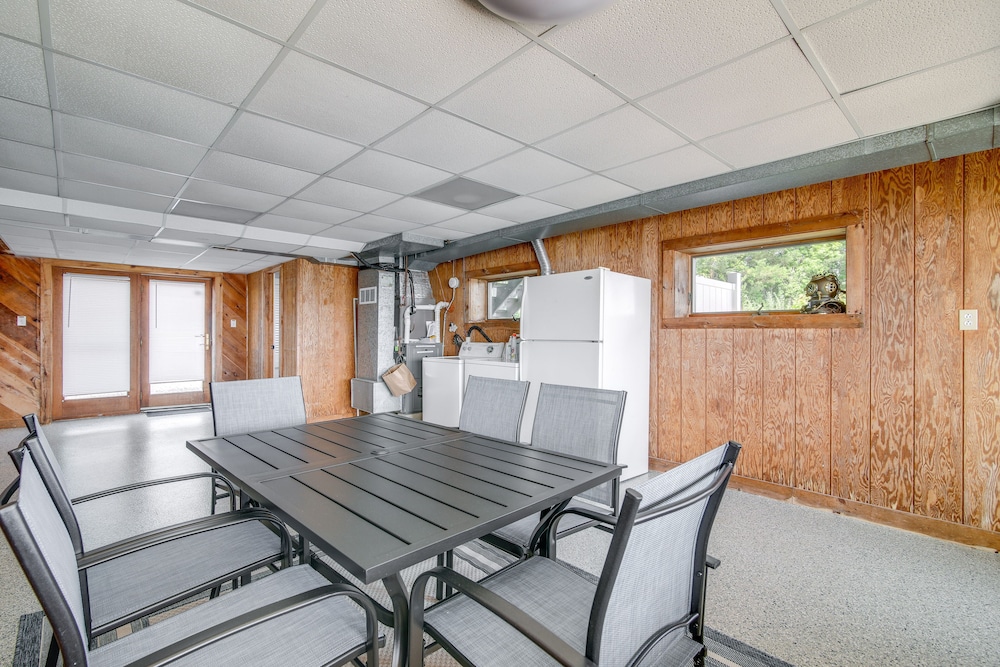 Serene Mattapoisett Home w/ Private Beach Access!