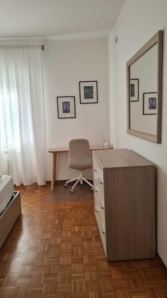 ELEONORA'S HOUSE