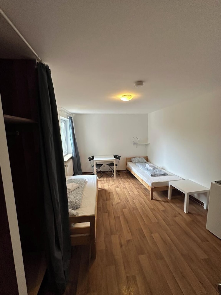 2-Rent Group Hostel Apartments HAN53
