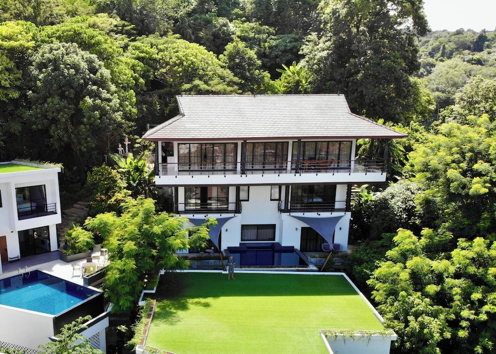 Tropical Viewpoint With Private Pool - Lux Living