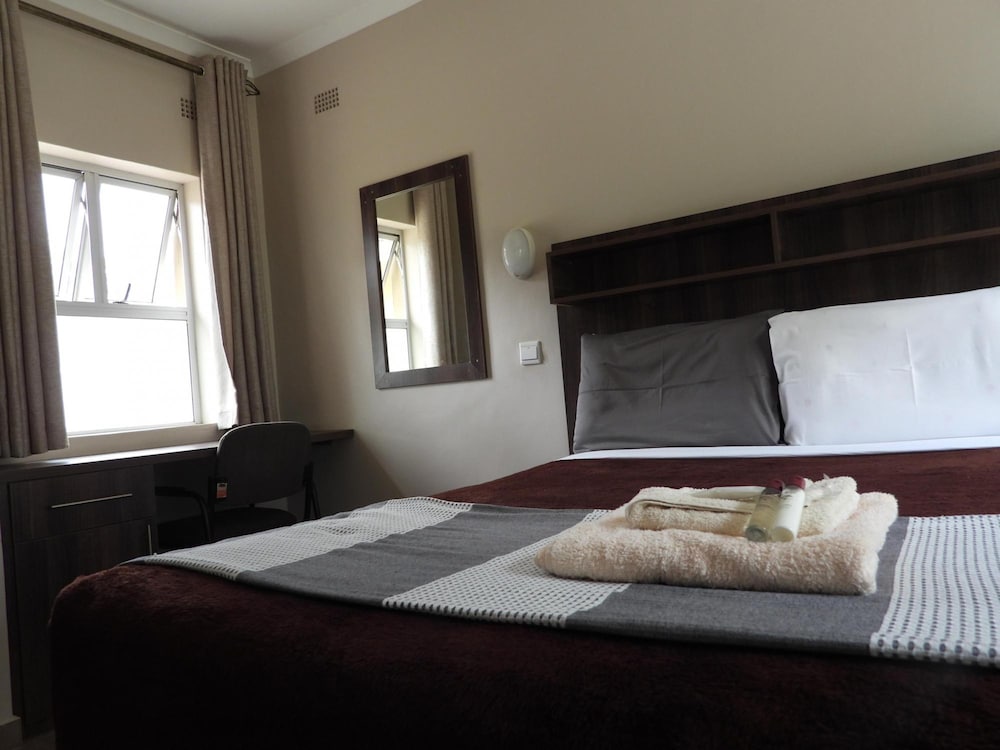 2 Bedroomed Apartment With En-suite and Kitchenette - 2070 view 3