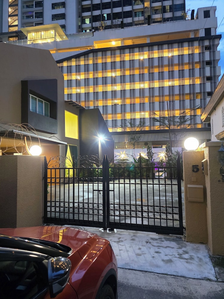 Perkasa Bungalow by Perkasa Ikon