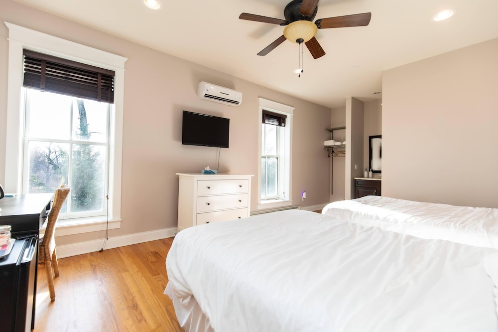 Furness Mansion - Property Image 3
