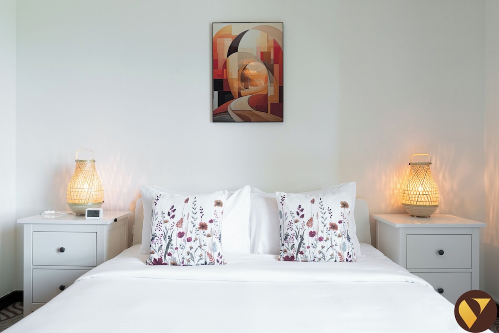 Modern 1 Bedroom Apartment in The Greens