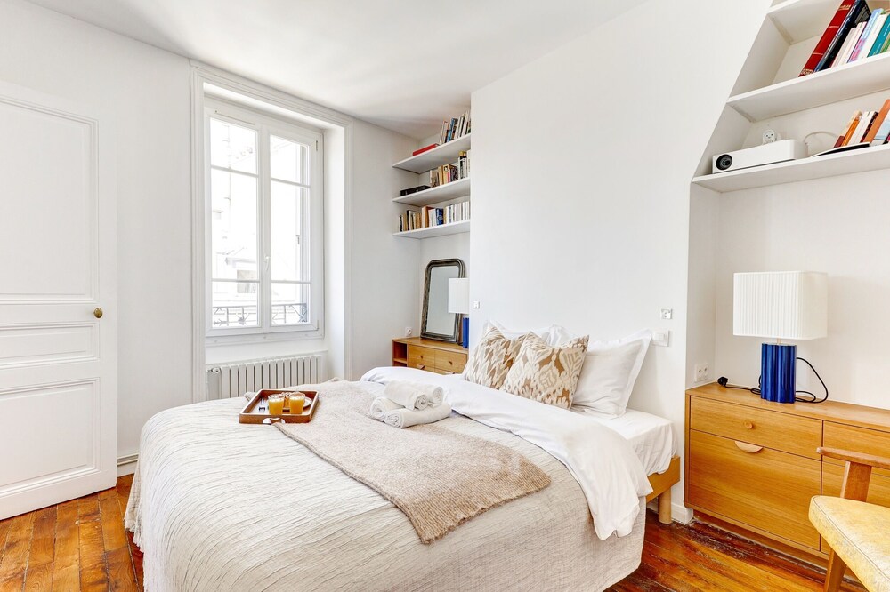 Montmartre 2BR - Moulin Rouge