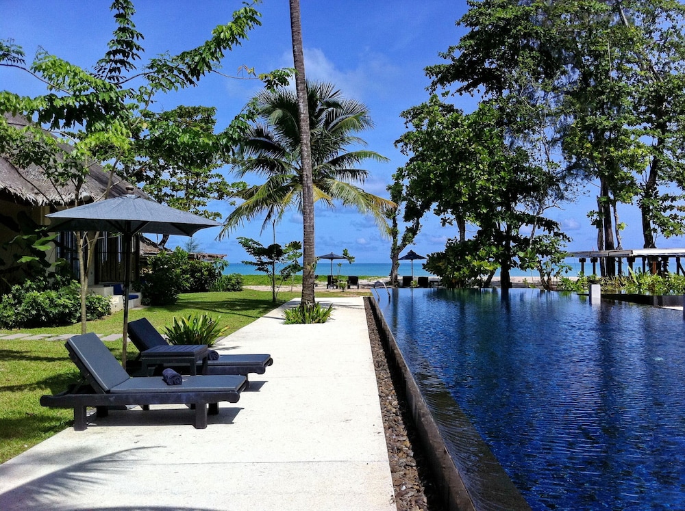 Bangsak Village - Adults Only