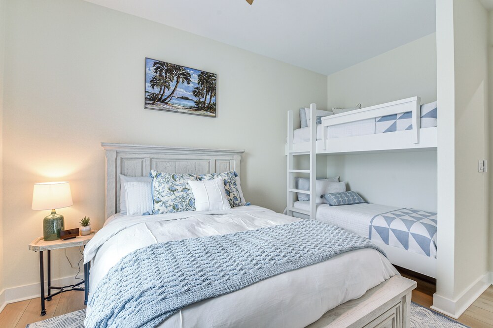 Walk to Beach: Galveston Gem w/ Pool Access