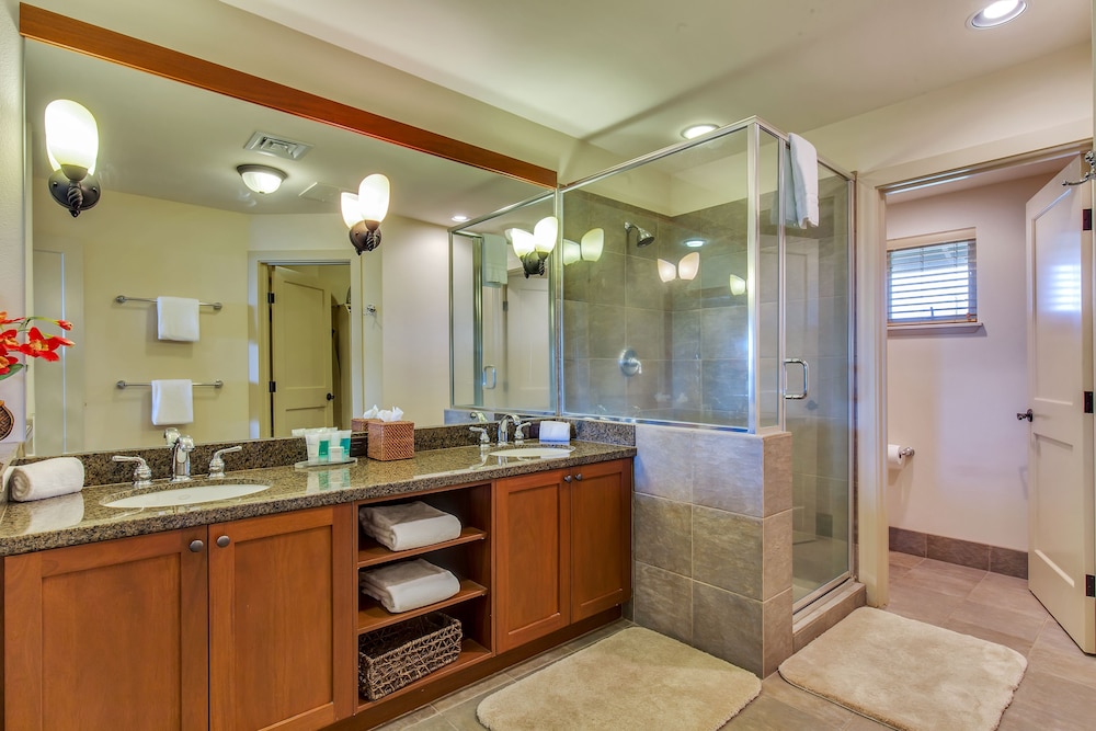 Spacious Murphy Home w/ Game Room + Fire Pit! view 2