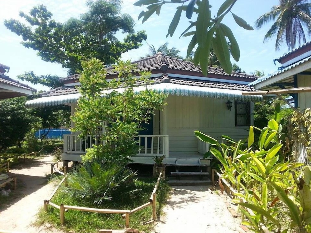 Dancing Elephant Beach Club - Hostel