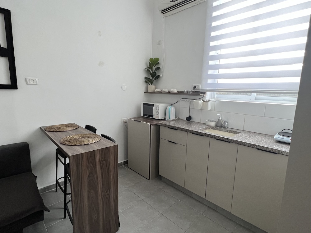 Ha-Carmel Market Apartment