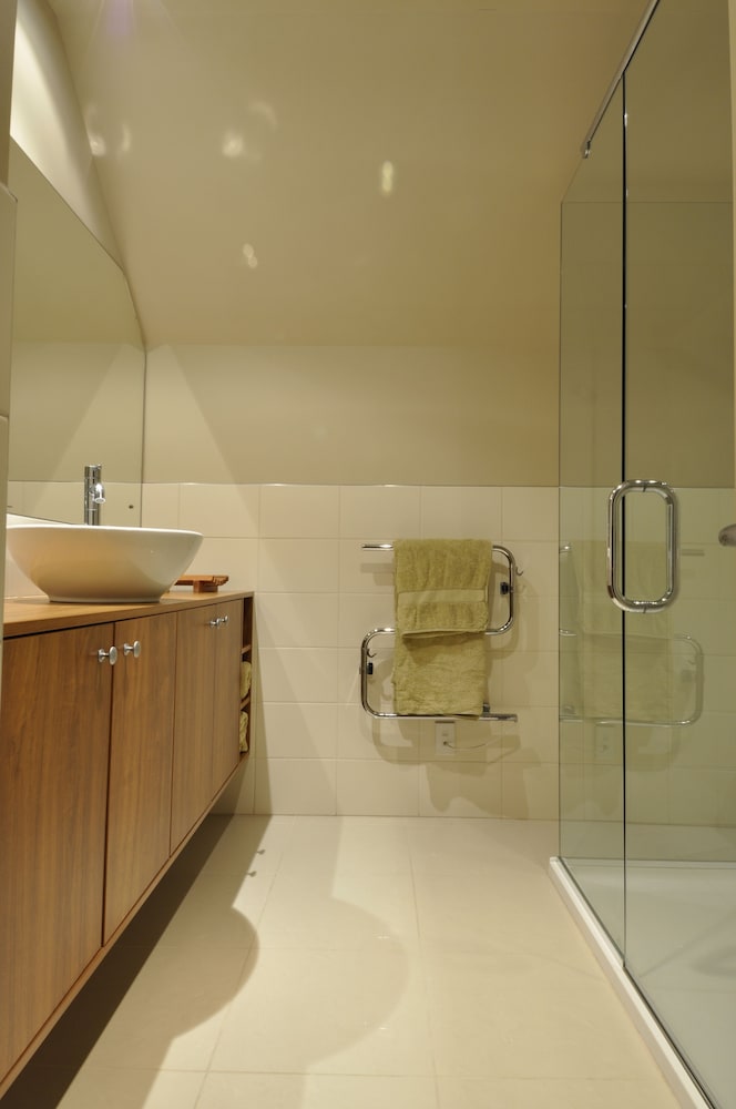 Luxury on Lansdown