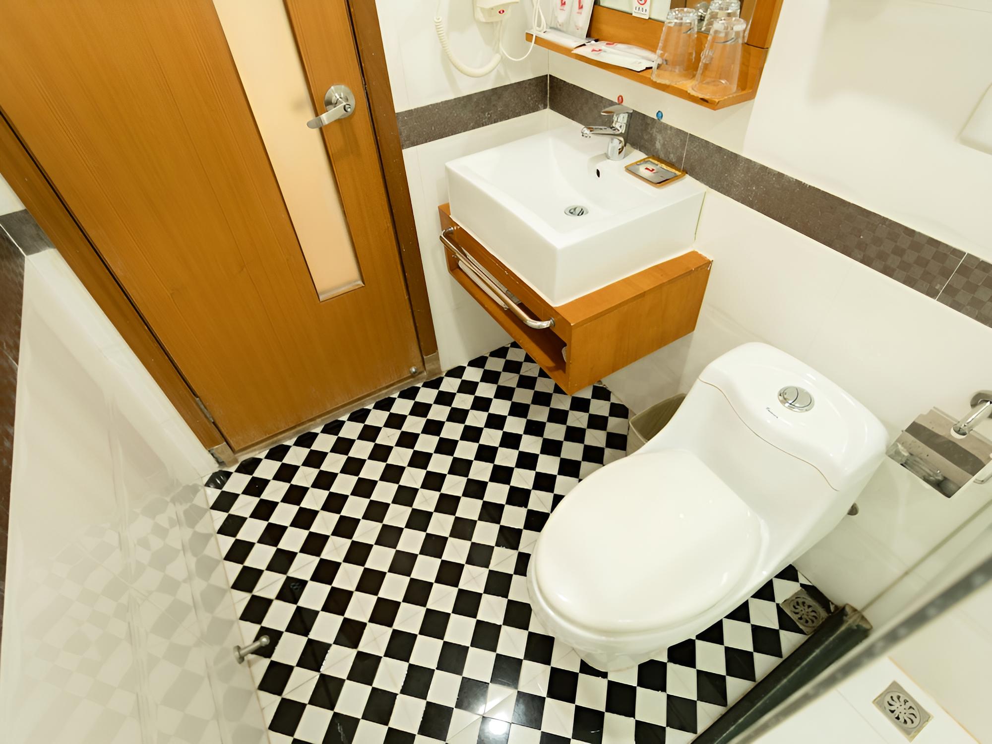 L Hotel Lianhua