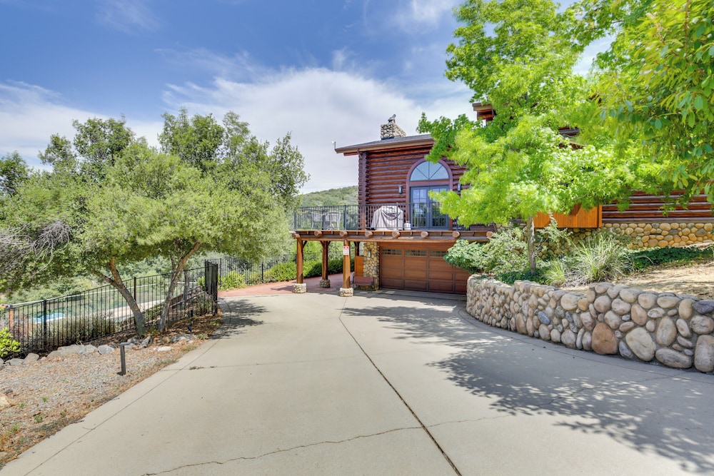 Luxury Mountain Log Cabin, Minutes From San Diego! view 5