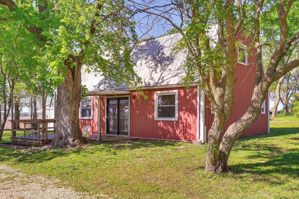 Hunt & Fish: Peaceful Country Escape in Chapman!