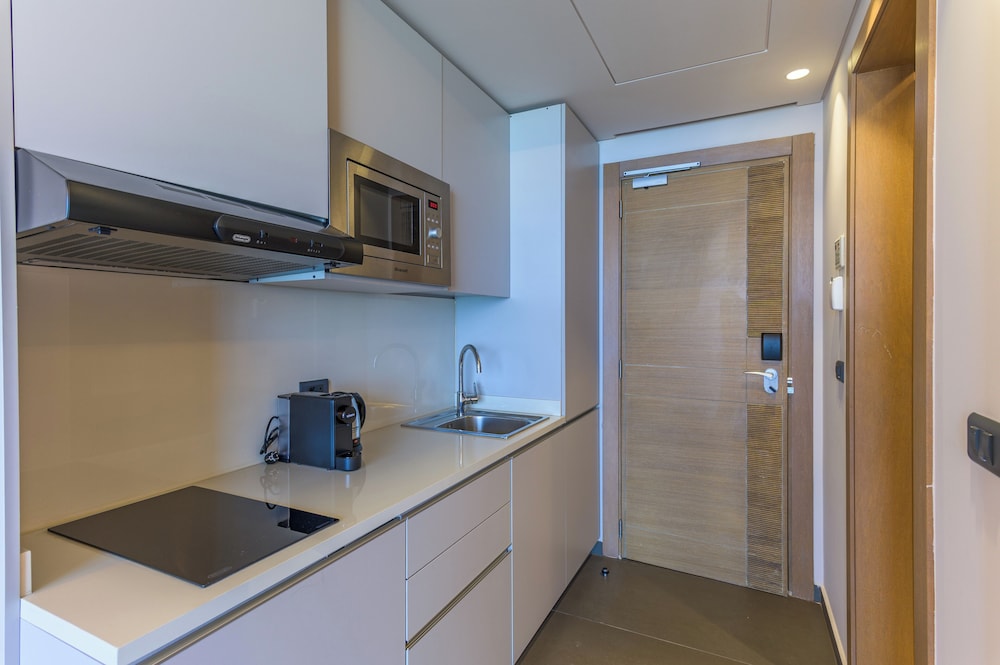 Jounieh Living - Residences by Local Host