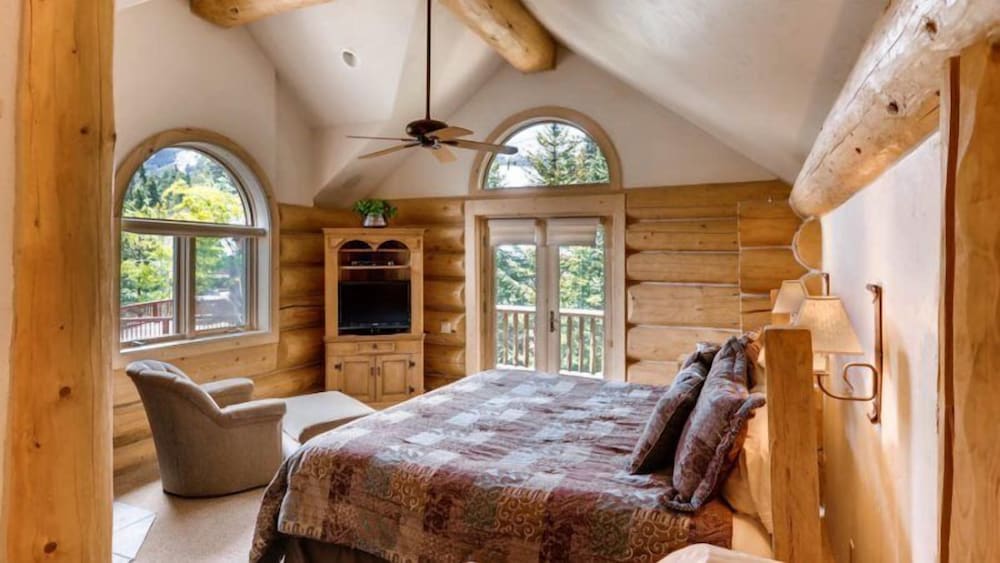 Breck_clifton_lodge