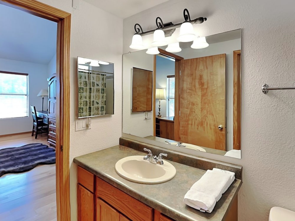 East Mountain View by Ruidoso Vacation Rentals