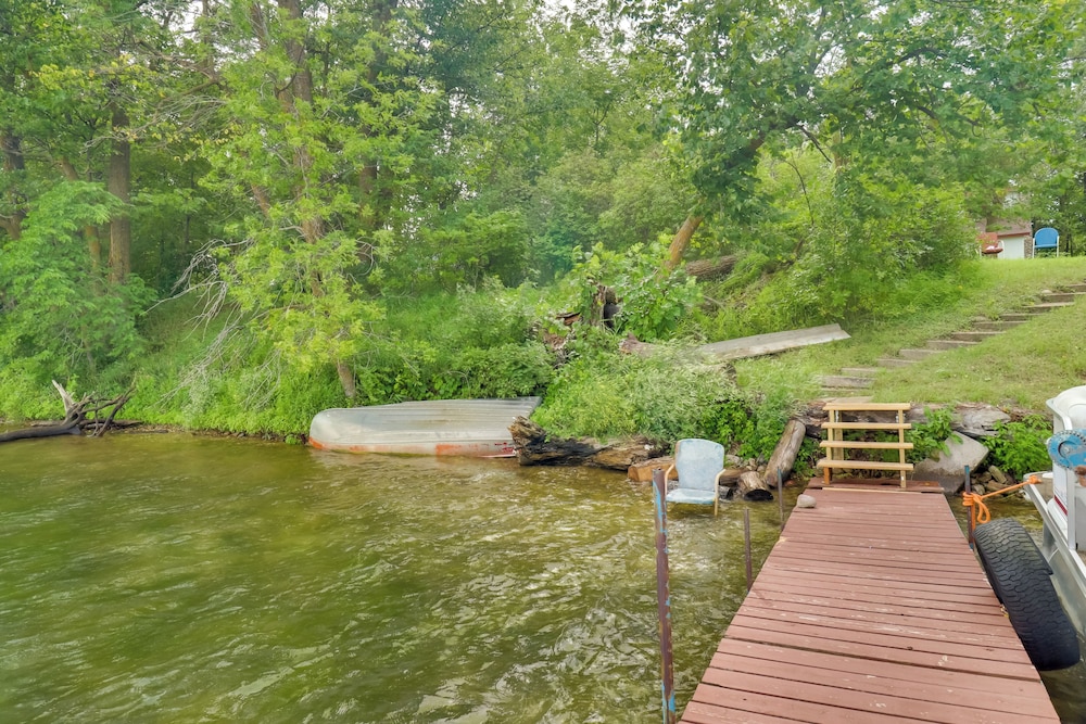 Unplug & Unwind Lakeside: Cabin in Vergas