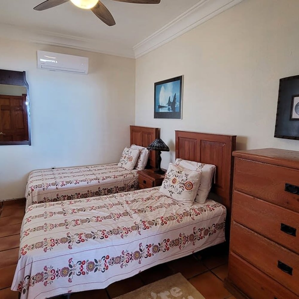 Casa Evita 4 Bedroom Beachfront Home