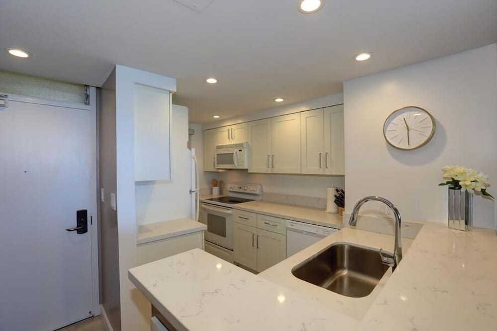Royal Mauian, #116^ 2 Bedroom Condo