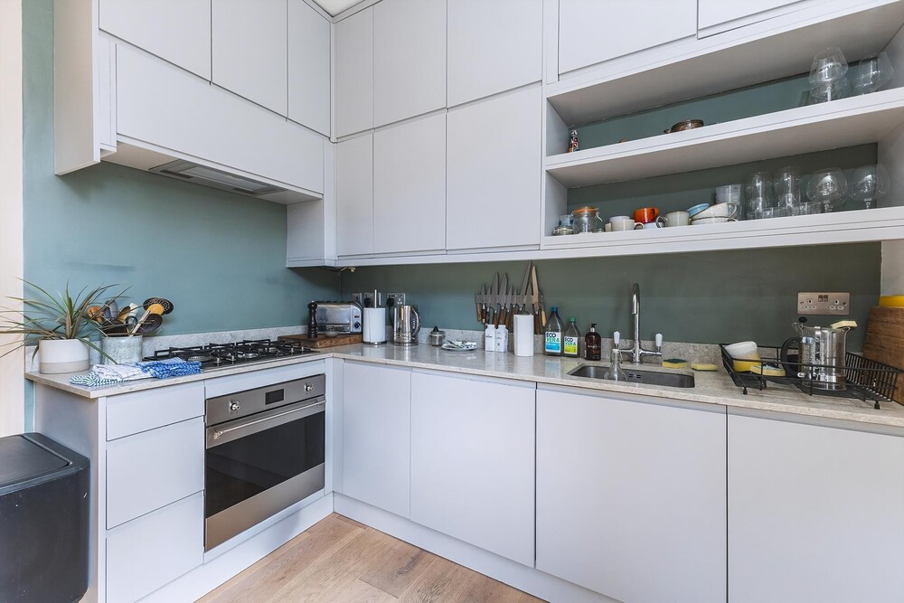 Leafy & Stylish Brixton Retreat