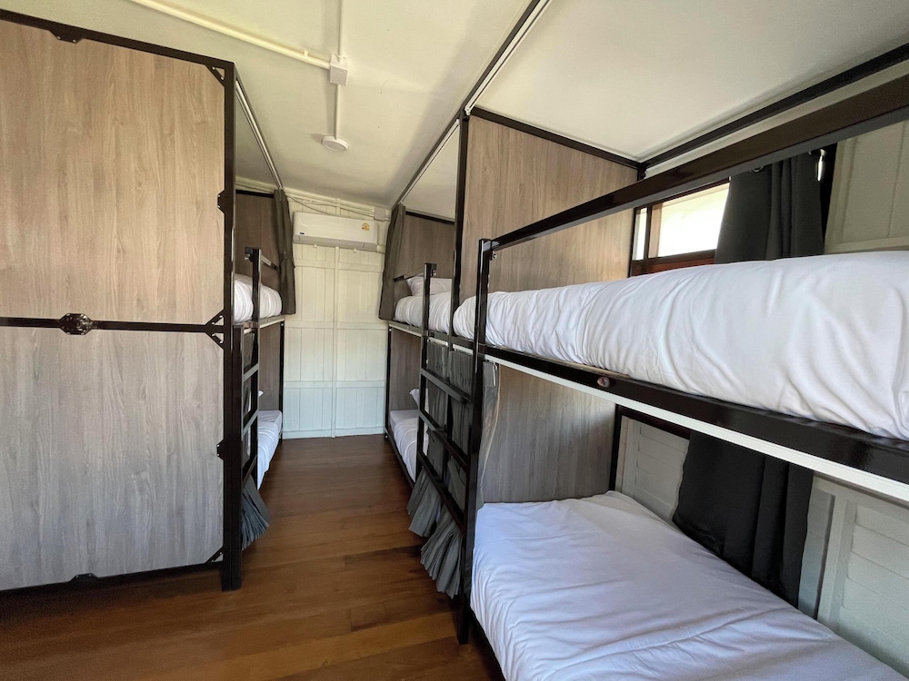 Green Cabin Hostel