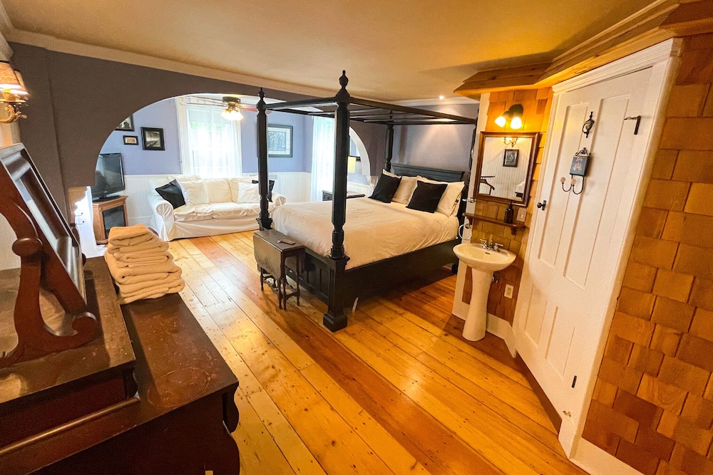 Lee Farm Inn